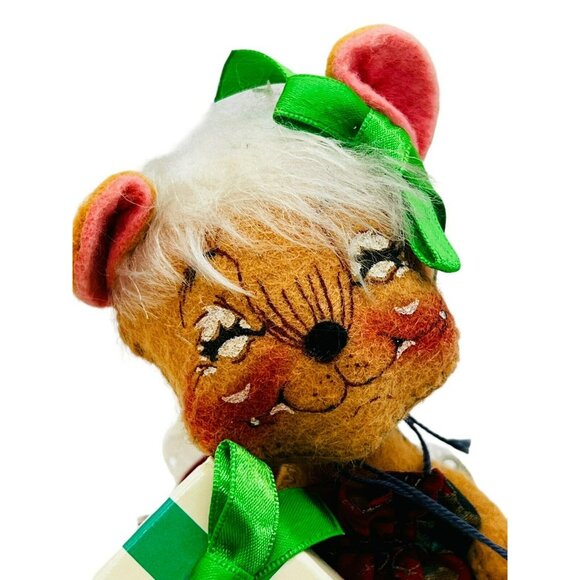 Annalee Christmas Mouse Gift 6 inch Vintage 1996 Green Bow Closed Eyes Mouth - Picture 2 of 14
